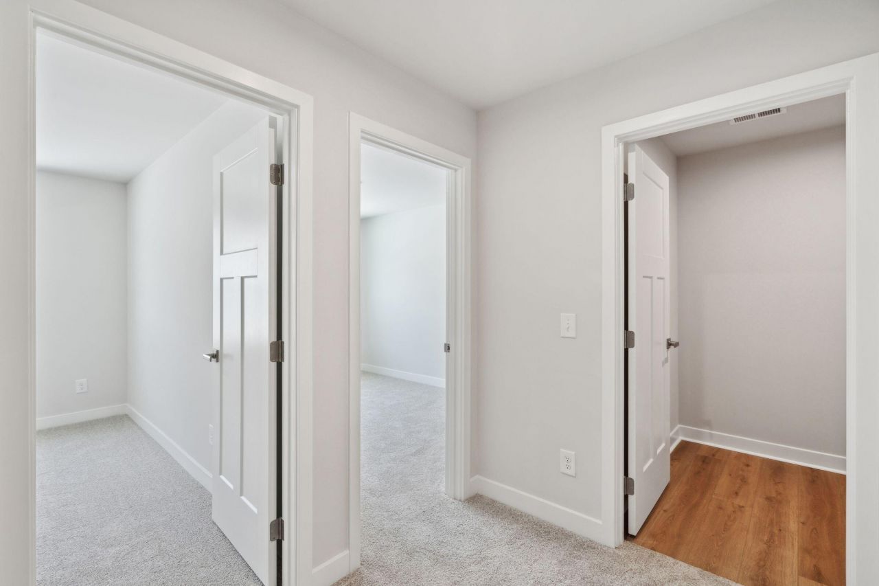 1056 Crescent Cove Lane Photo 15