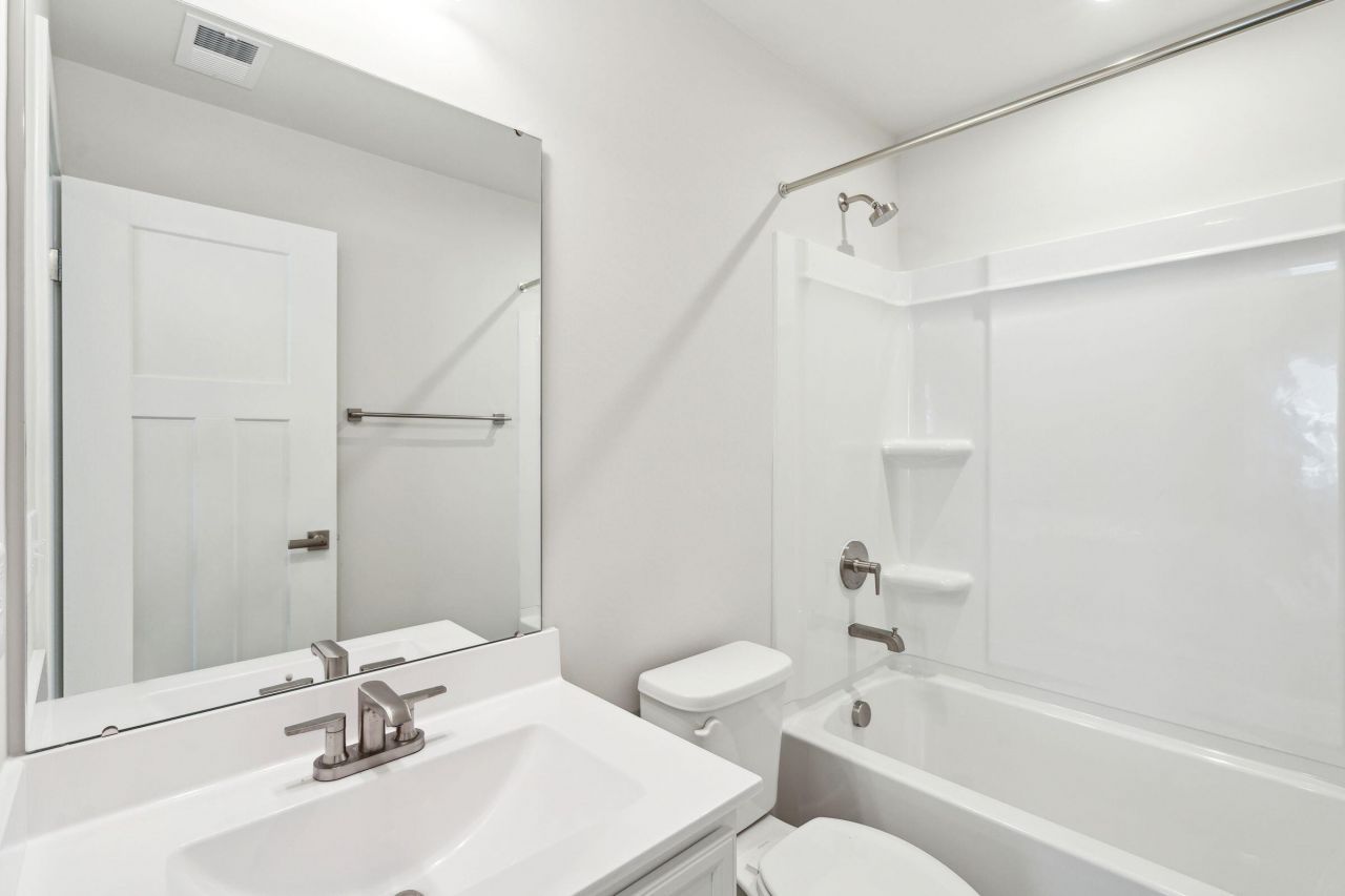 1056 Crescent Cove Lane Photo 18