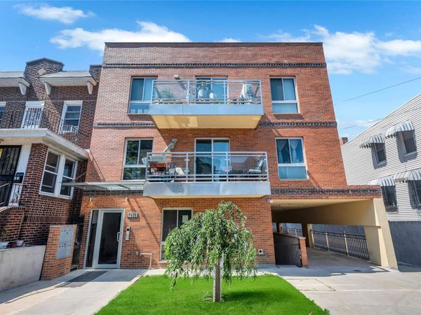 7425 43rd Avenue, Unit 2A, Elmhurst, NY 11373