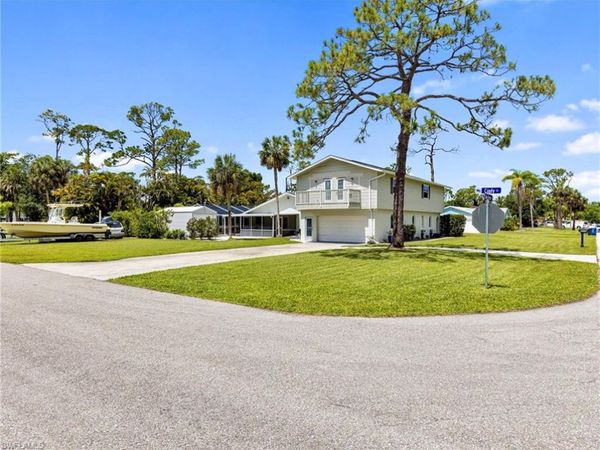 3704 Blue Heron DR, FORT MYERS, FL 33908