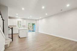 1091 Crescent Cove Lane photo 4