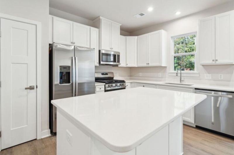 1091 Crescent Cove Lane Photo 4