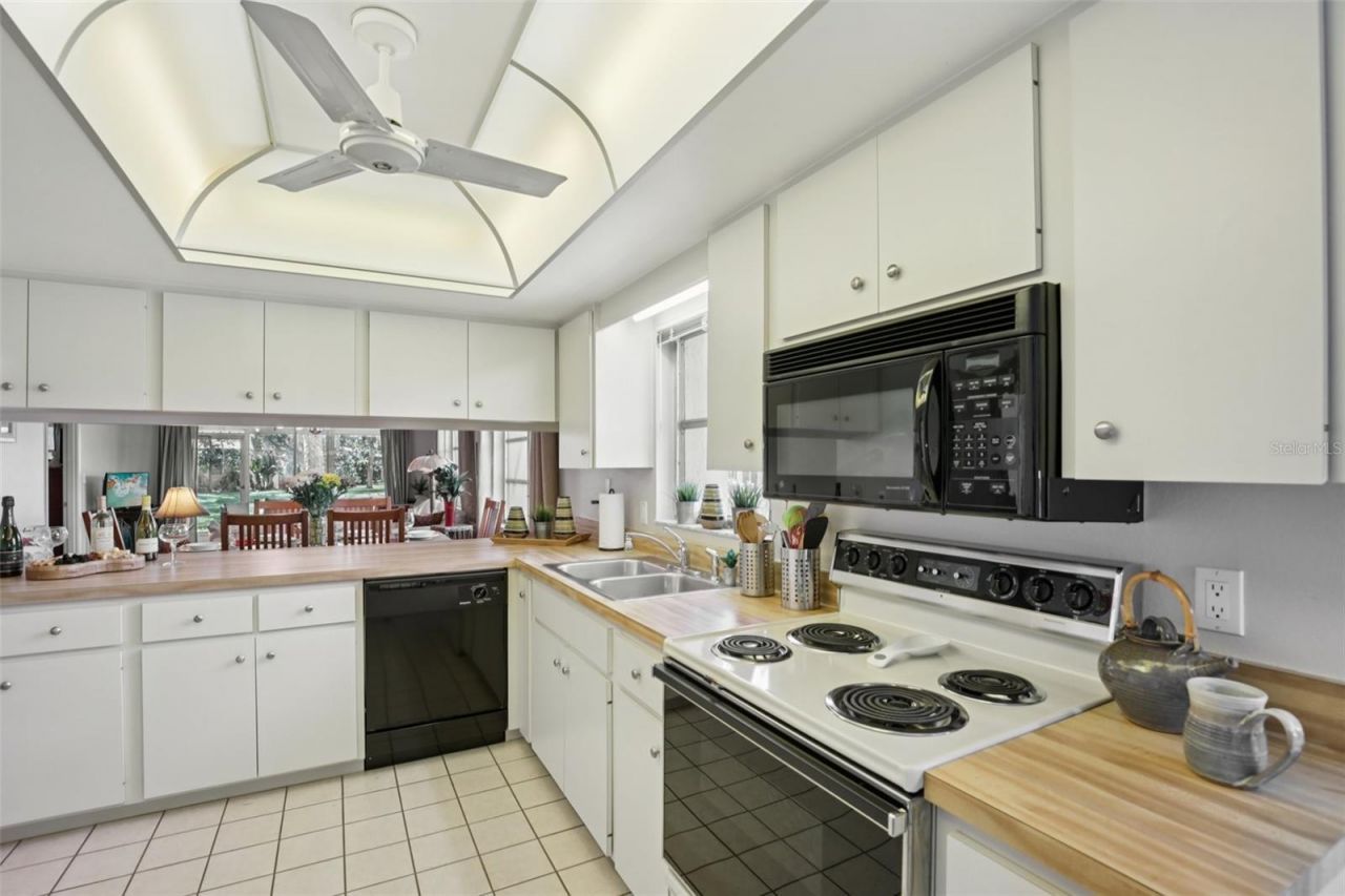 7172 Grey Squirrel Boulevard, Unit 81, Sarasota, FL 34231 Photo