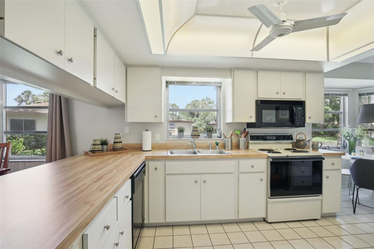 7172 Grey Squirrel Boulevard, Unit 81, Sarasota, FL 34231 Photo