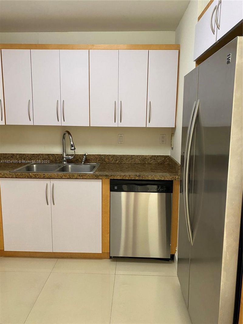 1450 Brickell Bay Dr, Unit 311, Miami, FL 33131 Photo