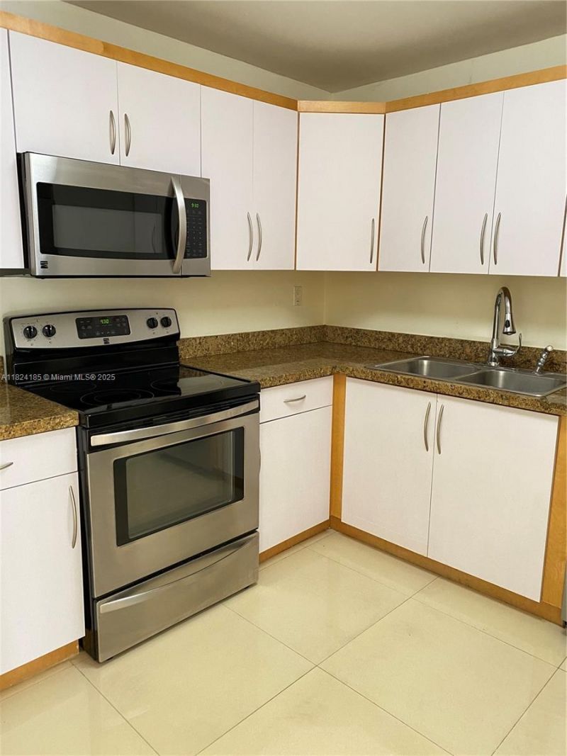 1450 Brickell Bay Dr, Unit 311, Miami, FL 33131 Photo