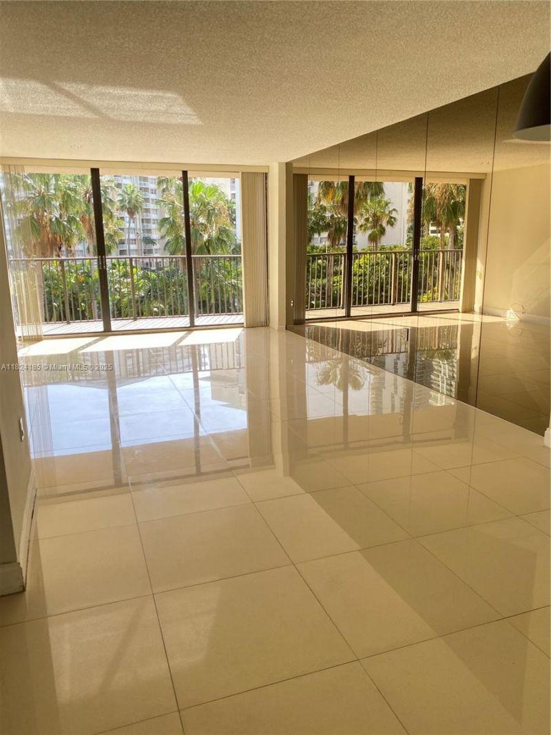 1450 Brickell Bay Dr, Unit 311, Miami, FL 33131 Photo