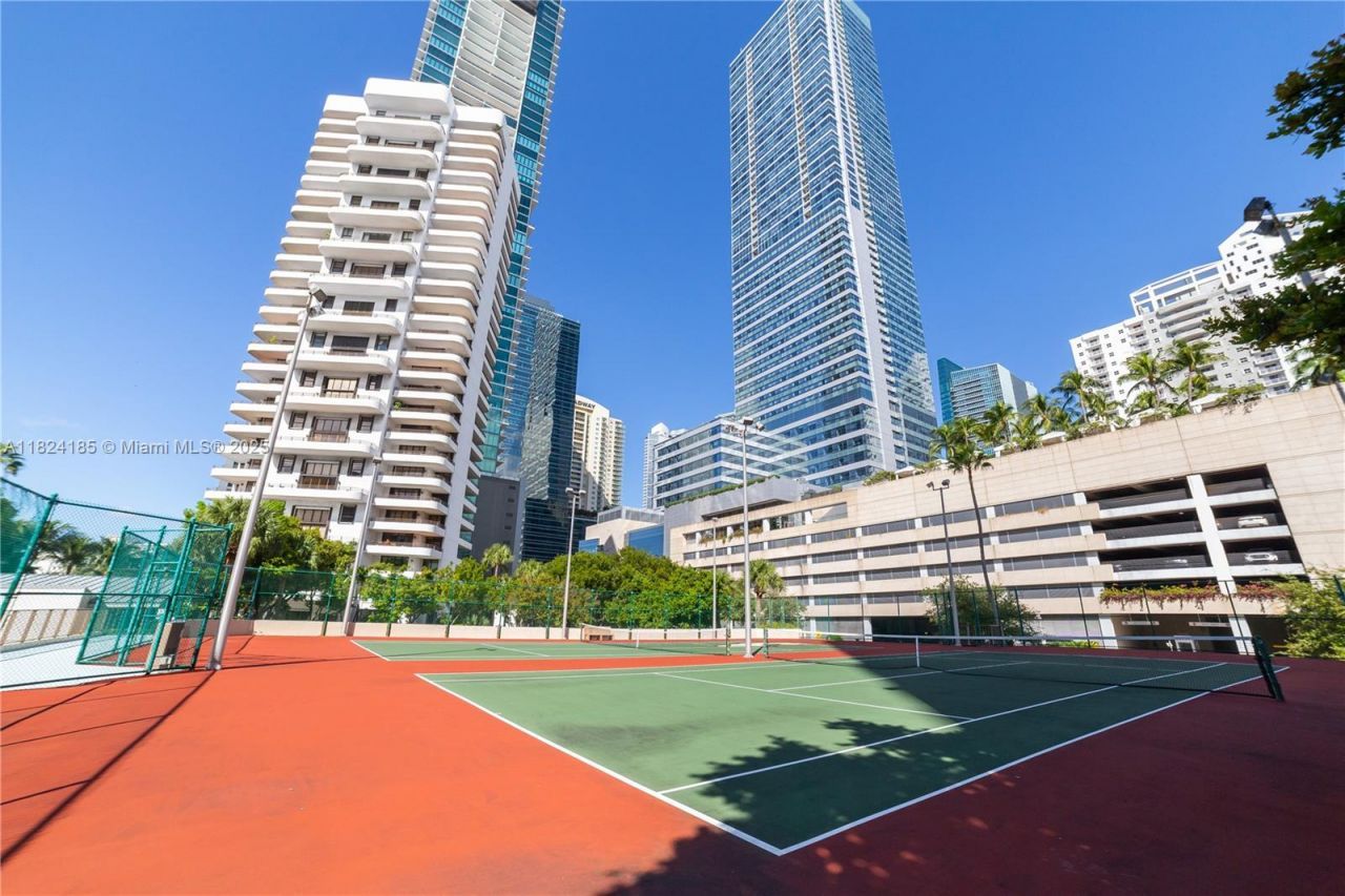 1450 Brickell Bay Dr, Unit 311, Miami, FL 33131 Photo