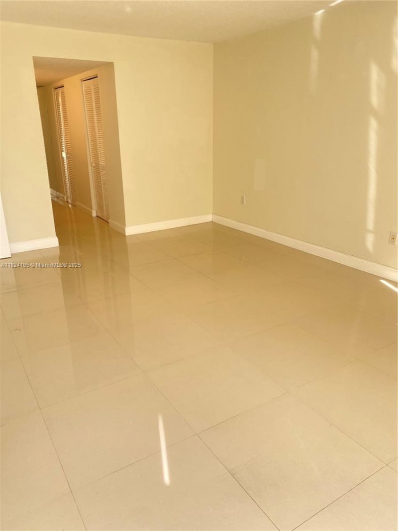 1450 Brickell Bay Dr, Unit 311, Miami, FL 33131 Photo