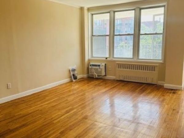 86-05 60 Road, Unit 2E, Elmhurst, NY 11373