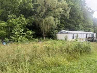 293 Ora Stevens Road, Sandy Hook, KY 41171