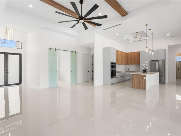 10 SW 33rd AVE, CAPE CORAL, FL 33991