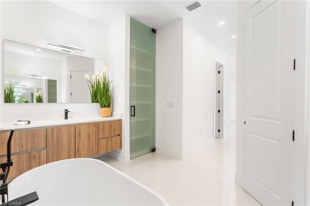 10 SW 33rd Ave, Cape Coral, FL 33991 Photo