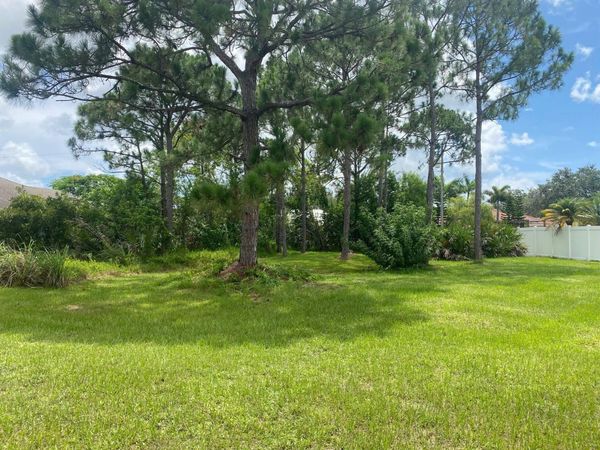 5522 NW Cordrey Street, Port St. Lucie, FL 34986