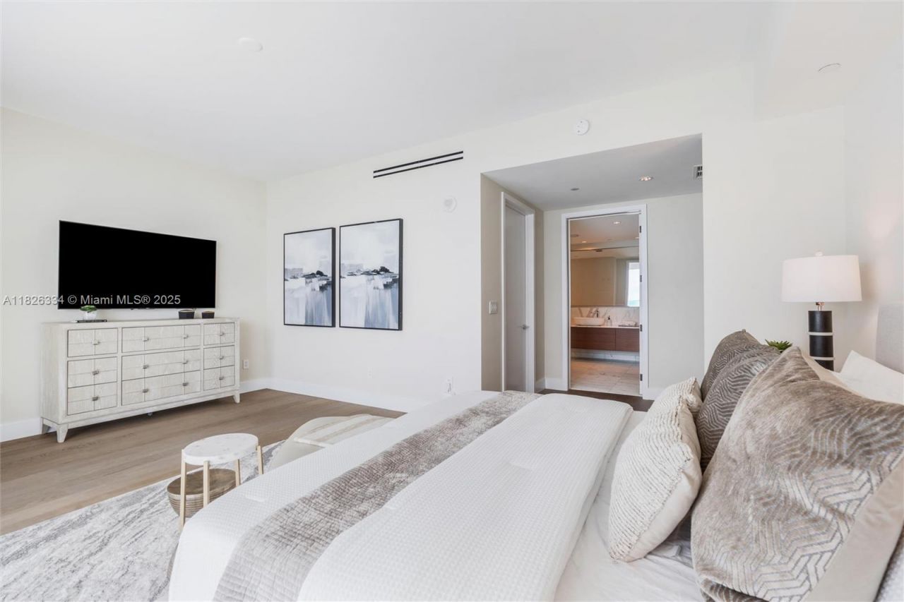 10203 Collins Ave, Unit 1603, Bal Harbour, FL 33154 Photo