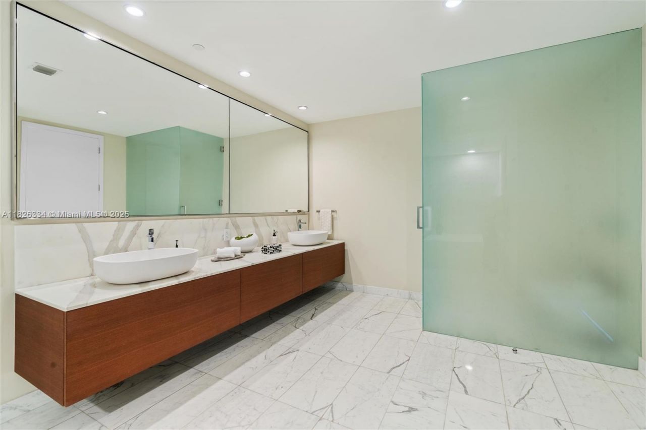 10203 Collins Ave, Unit 1603, Bal Harbour, FL 33154 Photo