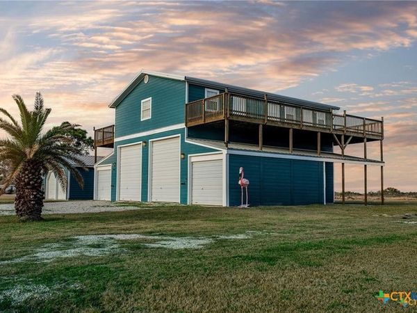 19 Dewberry Lane, Seadrift, TX 77983