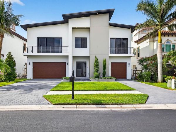 131 FOREST HILLS DRIVE, REDINGTON SHORES, FL 33708