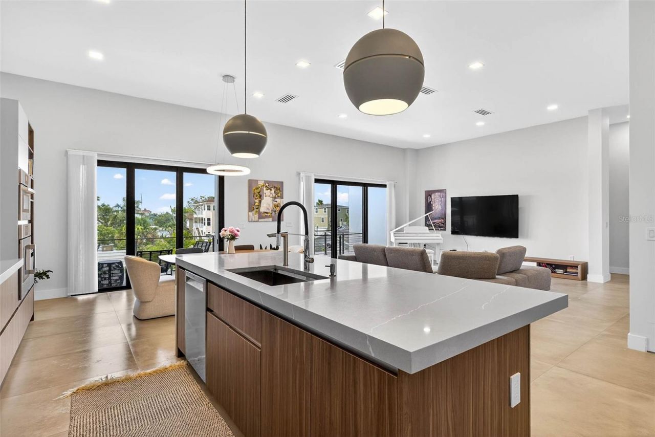 131 Forest Hills Drive, Redington Shores, FL 33708 Photo