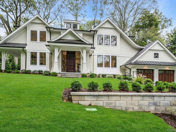 80 The Oaks, Roslyn Estates, NY 11576