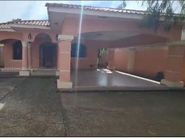 0000 Calle Principal Guinope, FL 00000