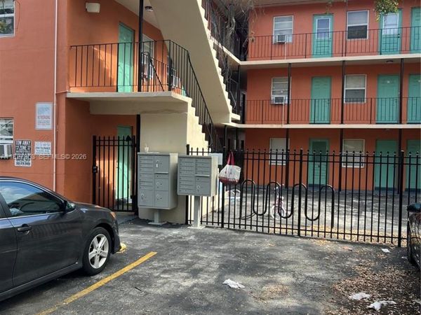 3669 Thomas Ave, Unit 10, Miami, FL 33133