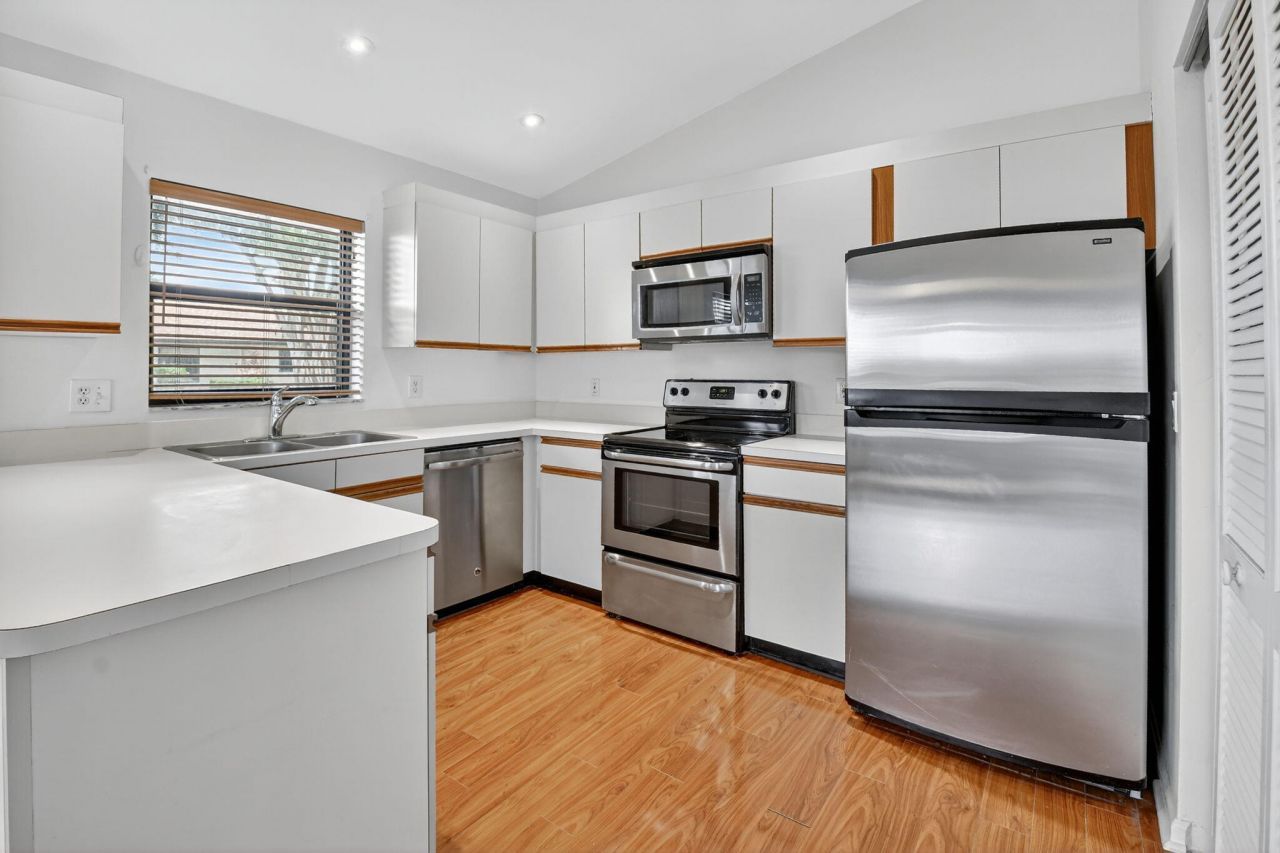 73 Via De Casas Norte, Boynton Beach, FL 33426 Photo