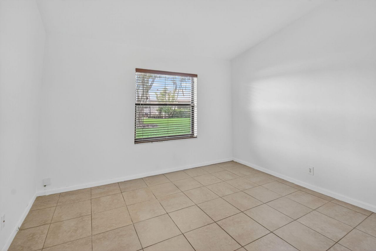 73 Via De Casas Norte, Boynton Beach, FL 33426 Photo