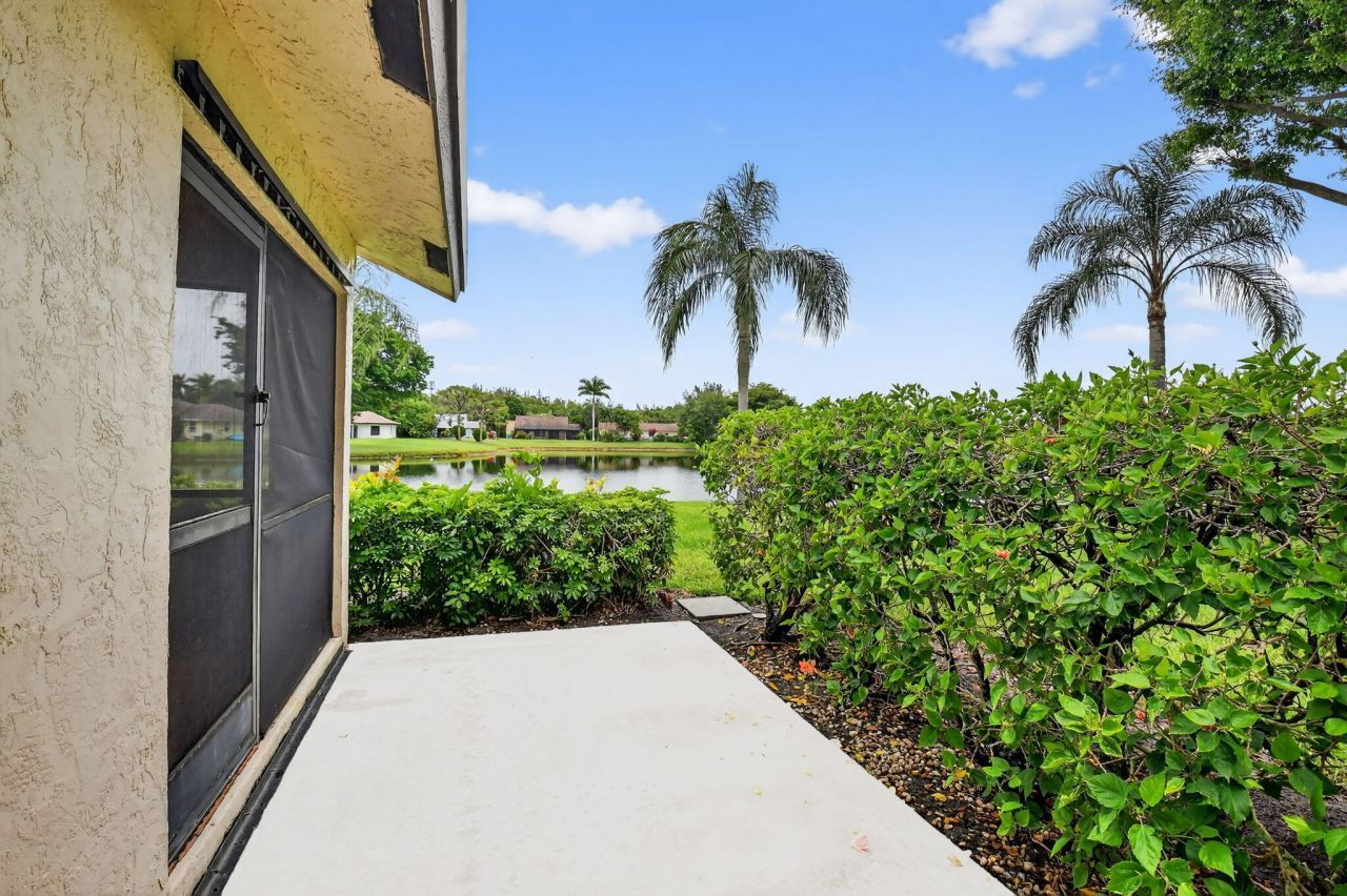 73 Via De Casas Norte, Boynton Beach, FL 33426 Photo