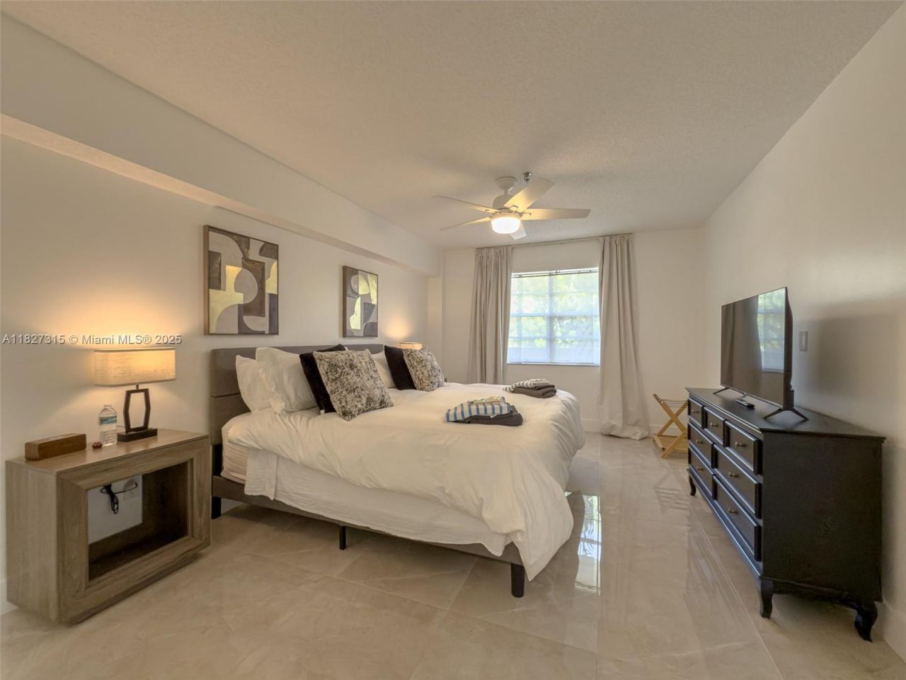 250 NE 181st Dr, Unit 107, Sunny Isles Beach, FL 33160 Photo