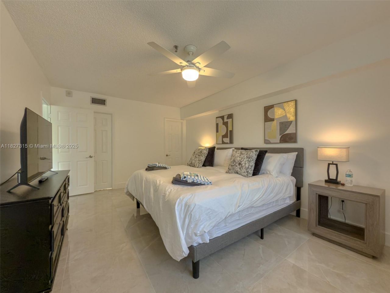 250 NE 181st Dr, Unit 107, Sunny Isles Beach, FL 33160 Photo