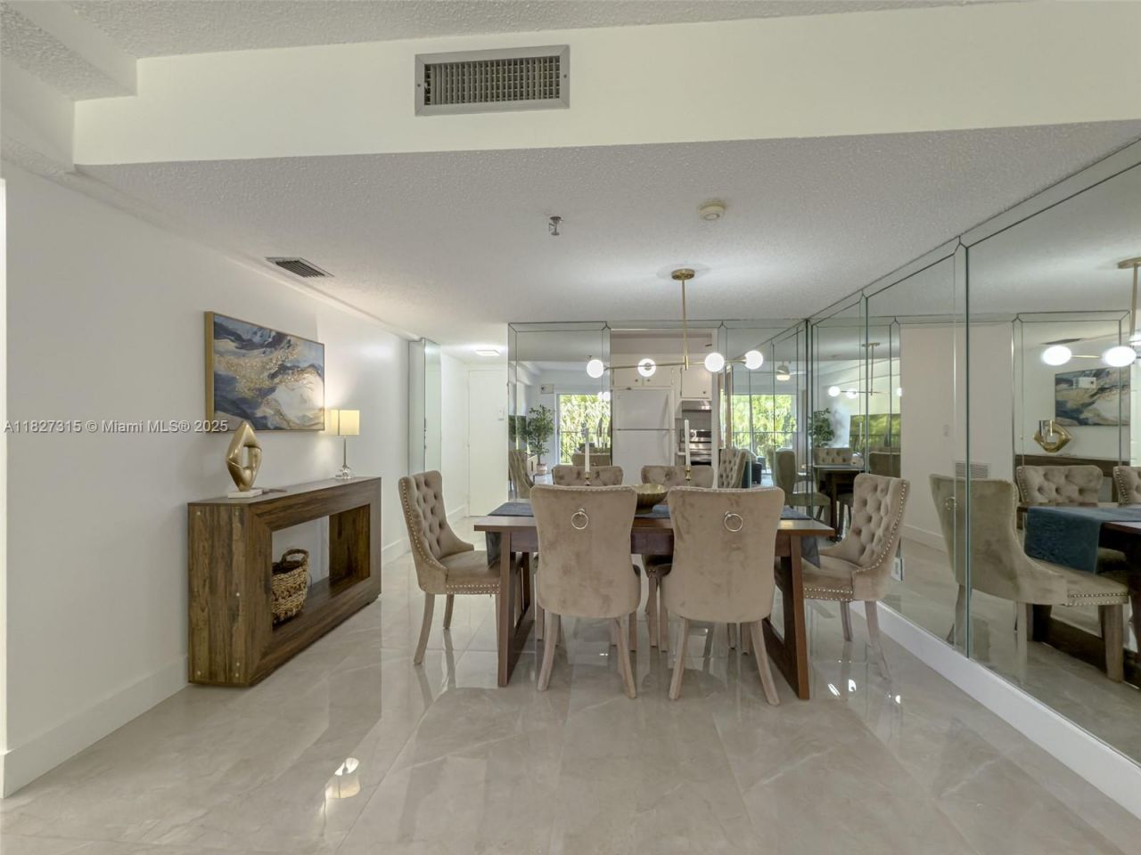 250 NE 181st Dr, Unit 107, Sunny Isles Beach, FL 33160 Photo