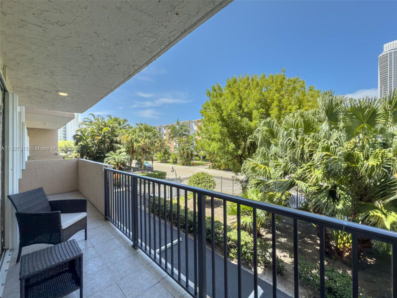 250 NE 181st Dr, Unit 107, Sunny Isles Beach, FL 33160 Photo