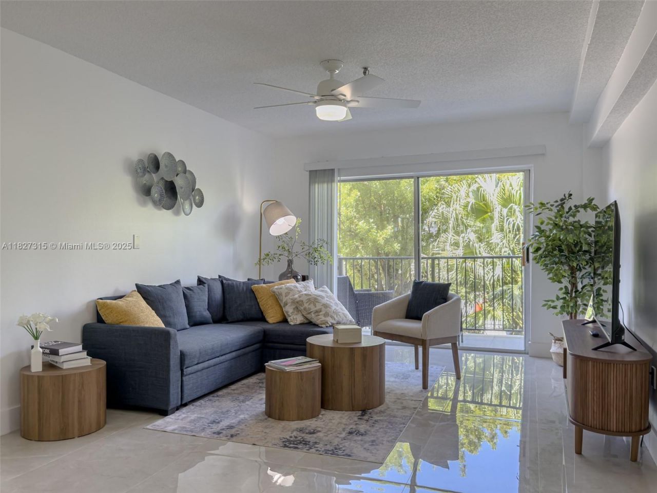 250 NE 181st Dr, Unit 107, Sunny Isles Beach, FL 33160 Photo