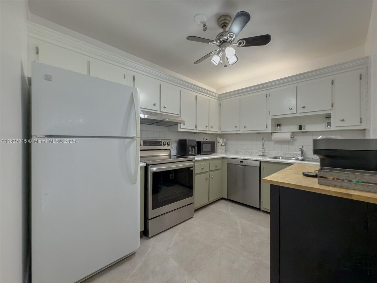 250 NE 181st Dr, Unit 107, Sunny Isles Beach, FL 33160 Photo