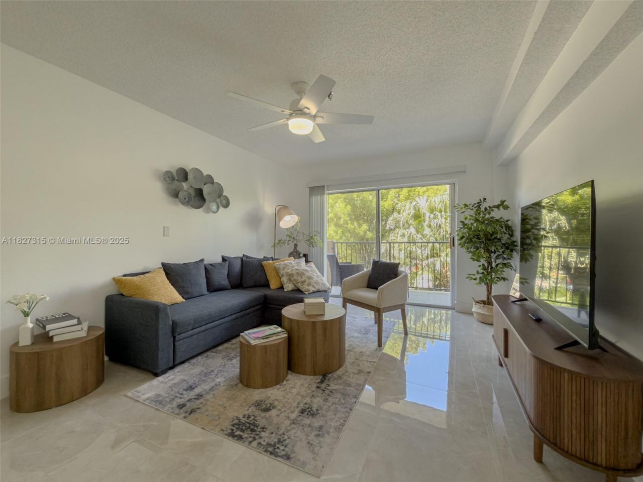 250 NE 181st Dr, Unit 107, Sunny Isles Beach, FL 33160 Photo