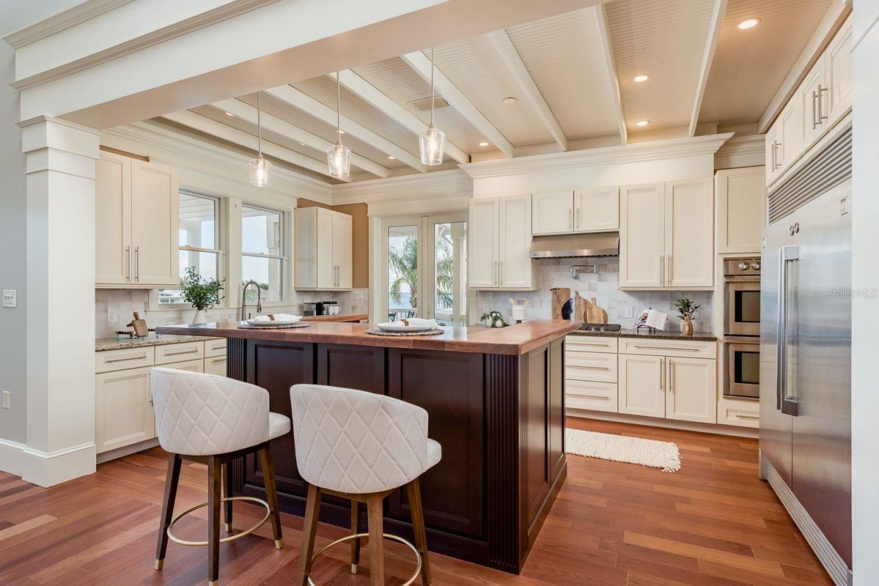 442 Midway Island, Clearwater Beach, FL 33767 Photo