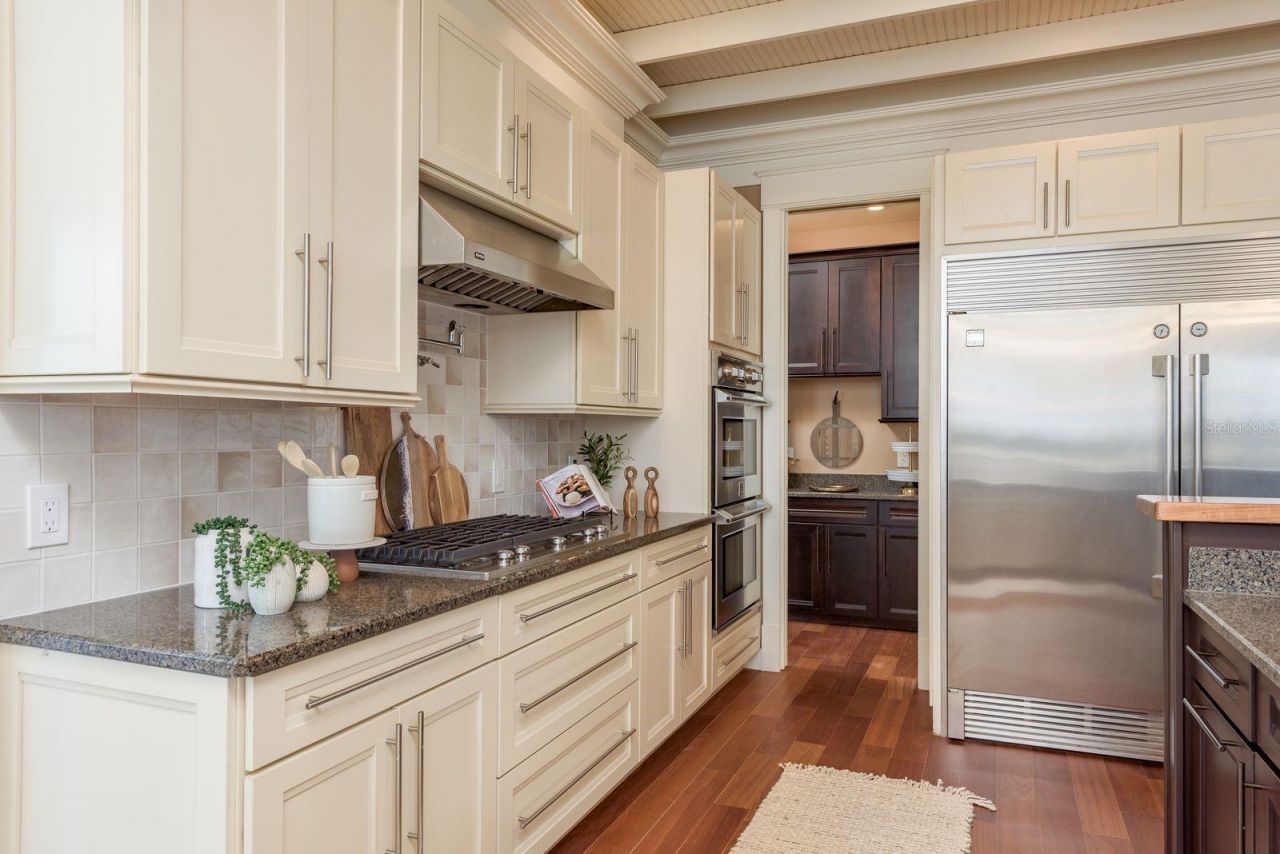 442 Midway Island, Clearwater Beach, FL 33767 Photo