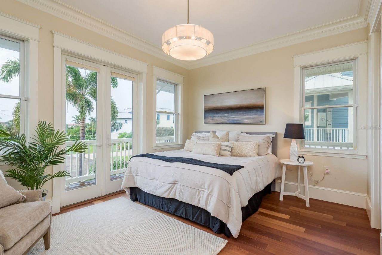 442 Midway Island, Clearwater Beach, FL 33767 Photo