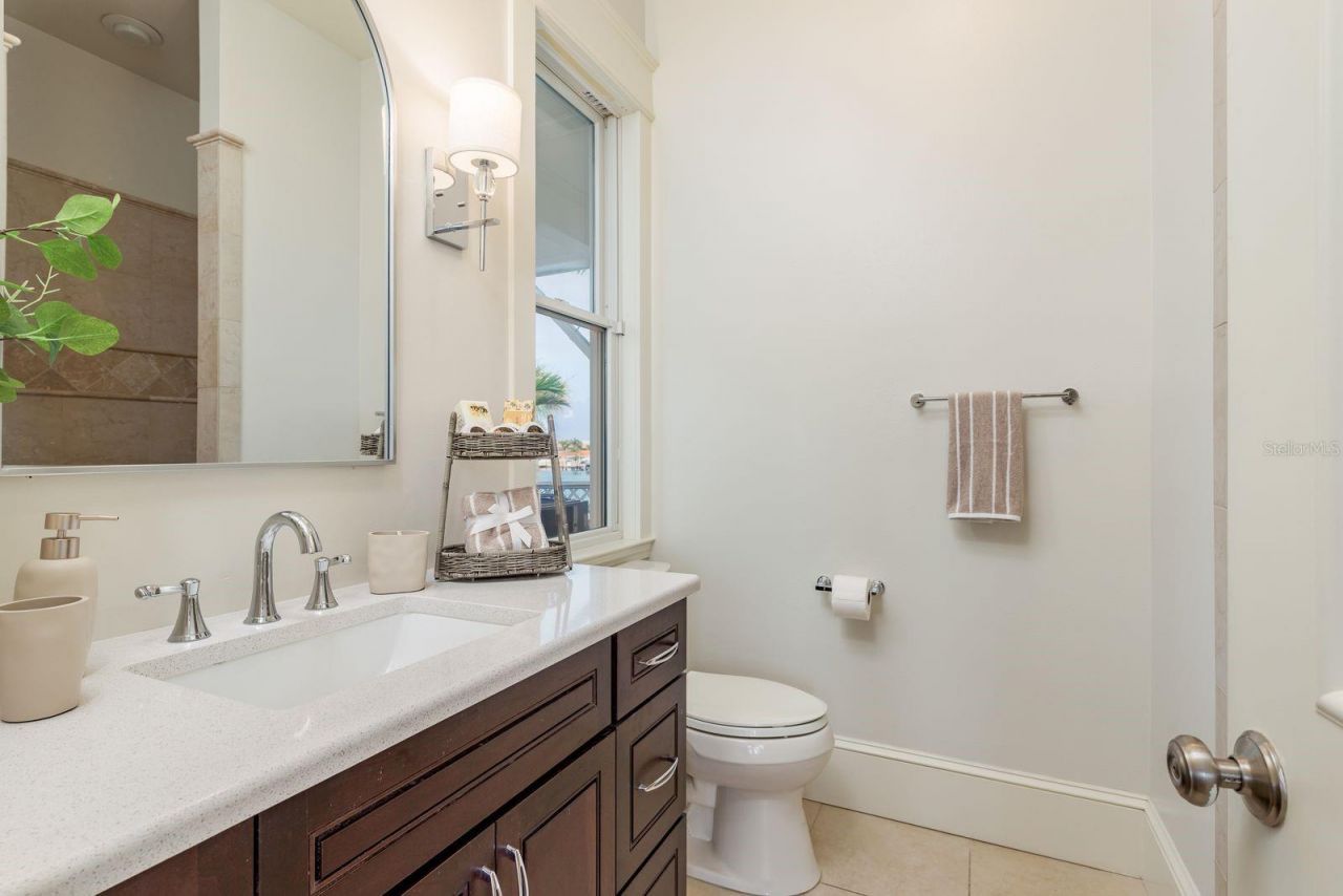 442 Midway Island, Clearwater Beach, FL 33767 Photo