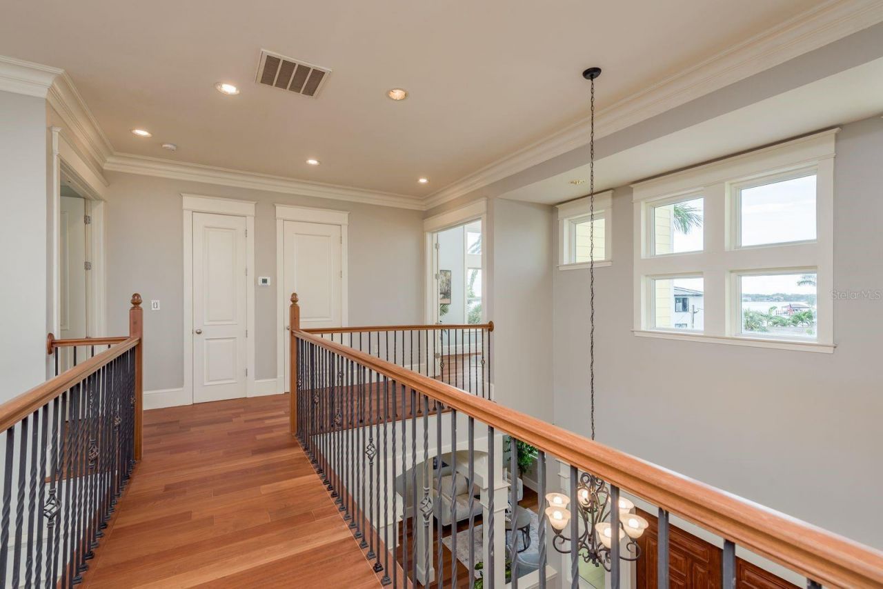 442 Midway Island, Clearwater Beach, FL 33767 Photo