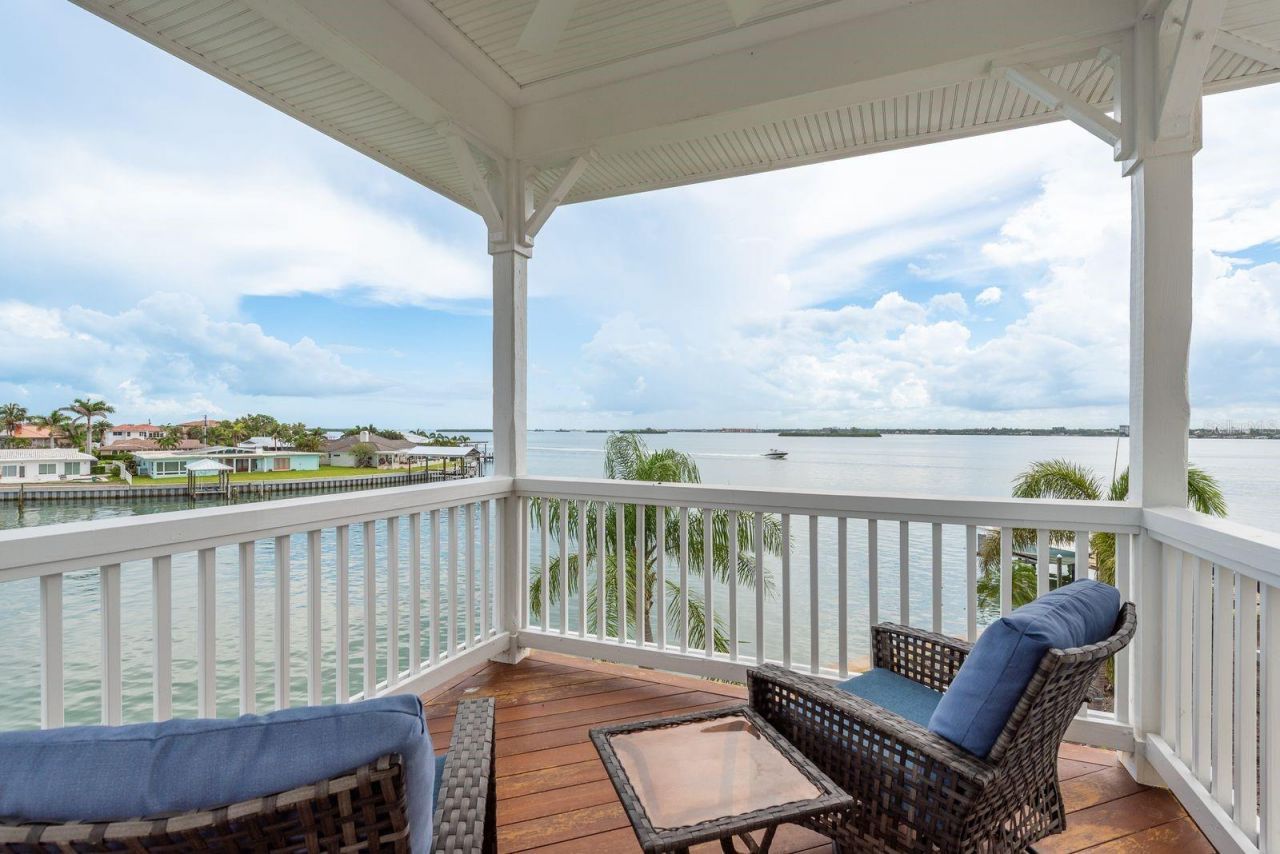 442 Midway Island, Clearwater Beach, FL 33767 Photo