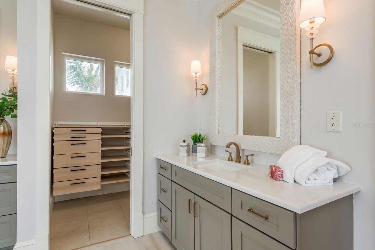 442 Midway Island, Clearwater Beach, FL 33767 Photo