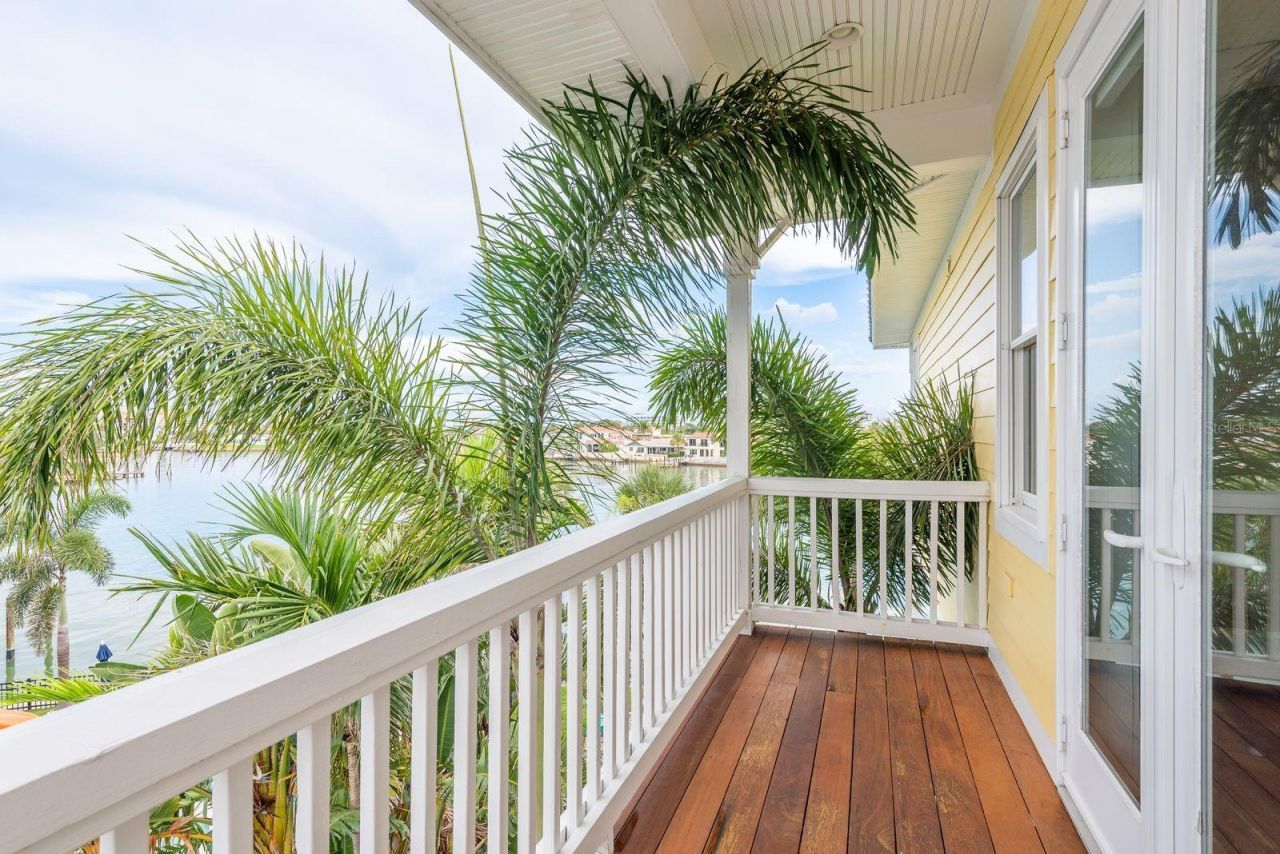 442 Midway Island, Clearwater Beach, FL 33767 Photo