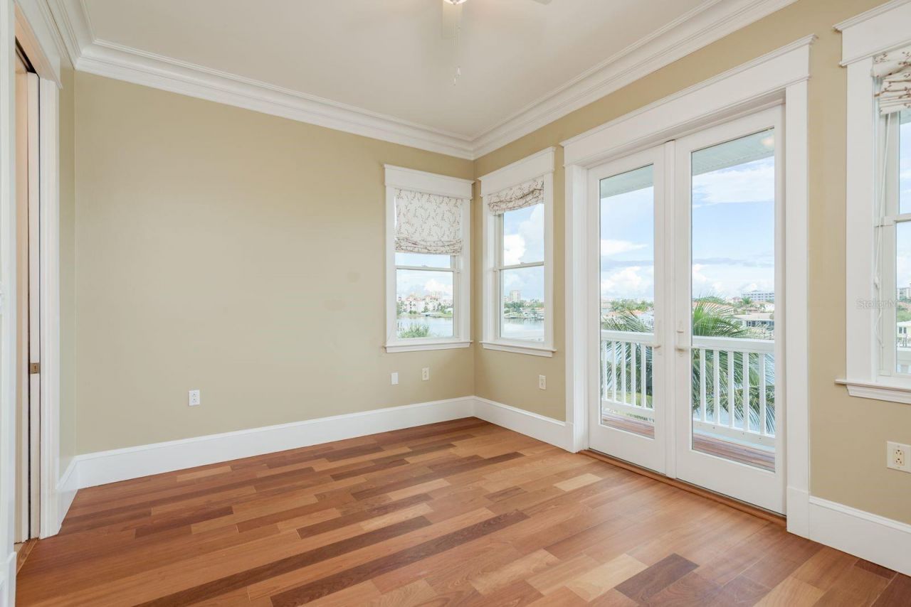 442 Midway Island, Clearwater Beach, FL 33767 Photo