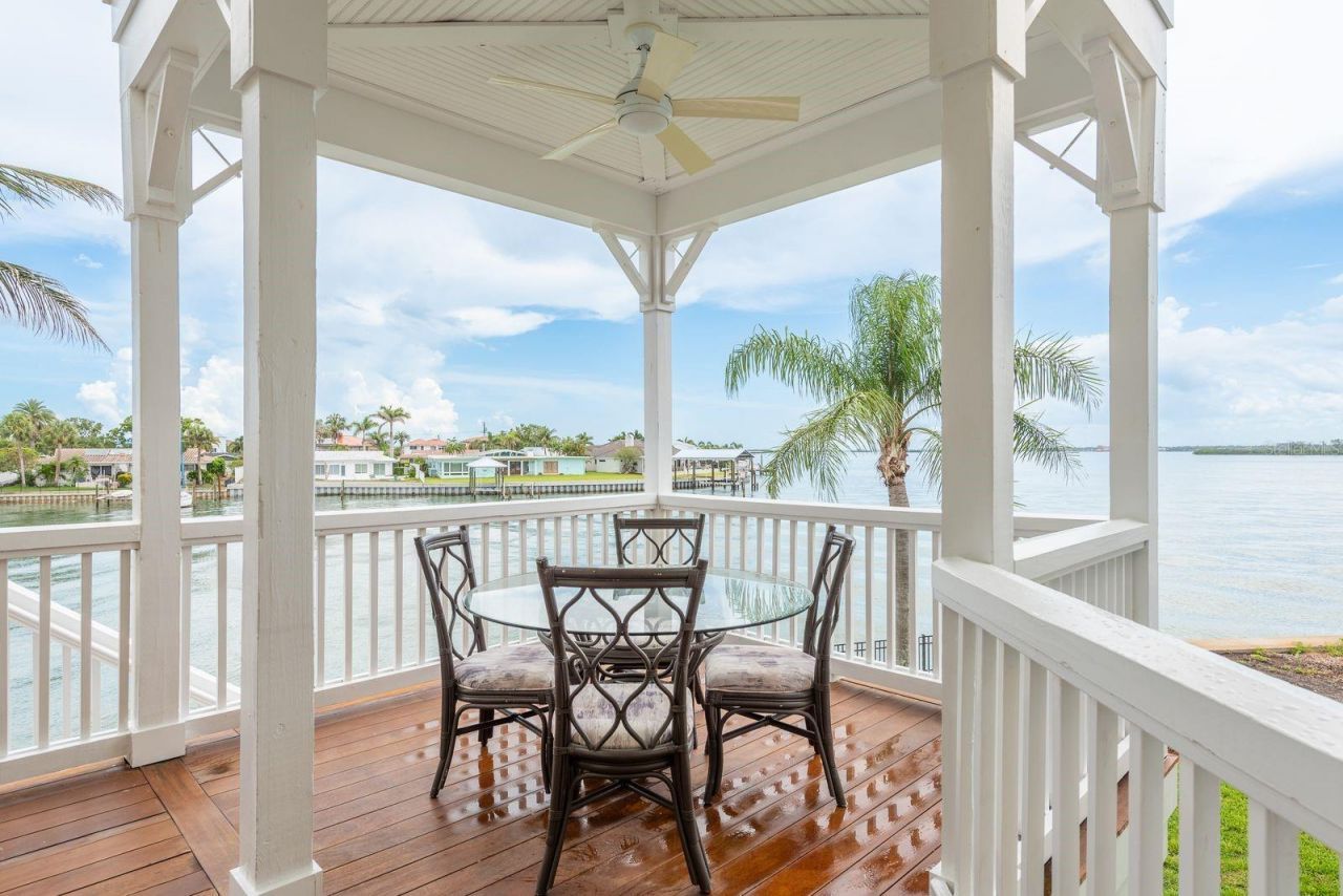 442 Midway Island, Clearwater Beach, FL 33767 Photo