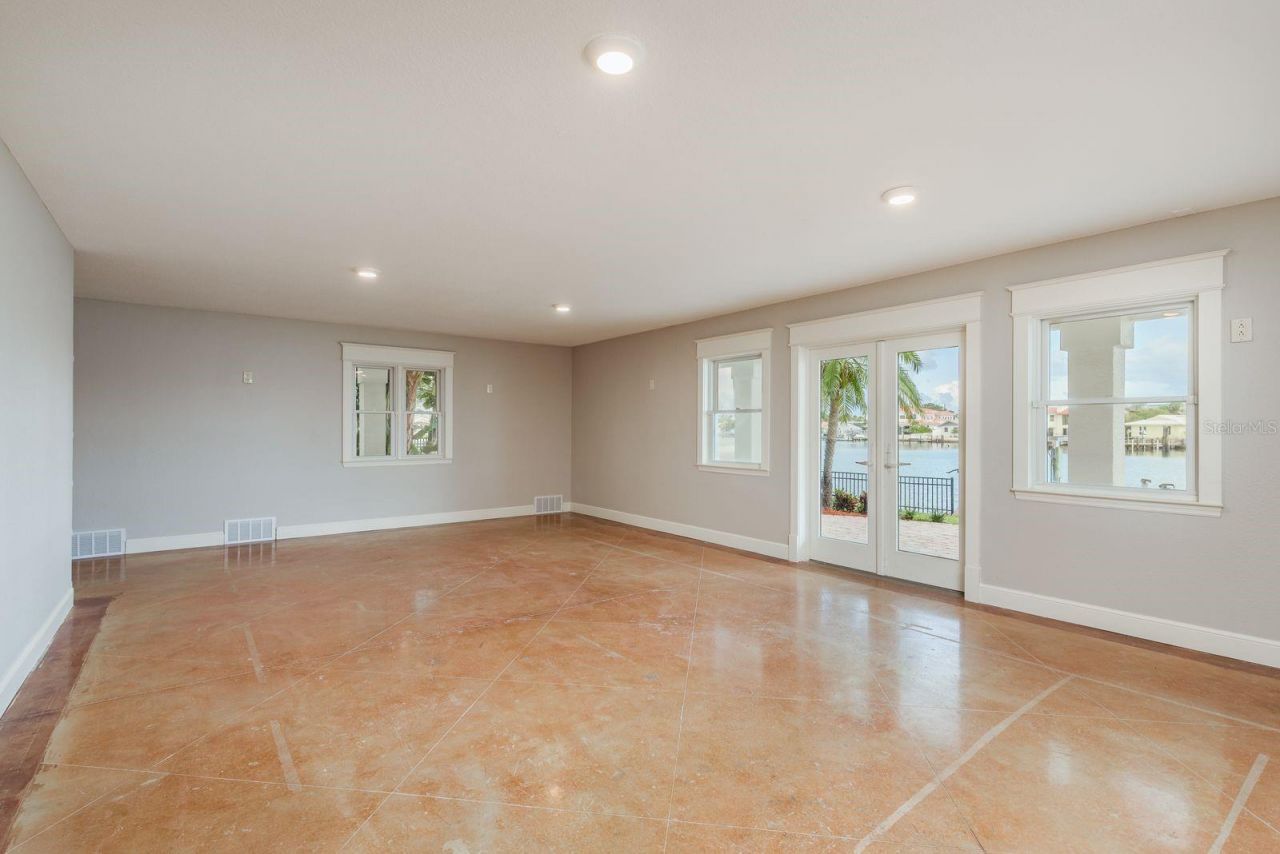 442 Midway Island, Clearwater Beach, FL 33767 Photo