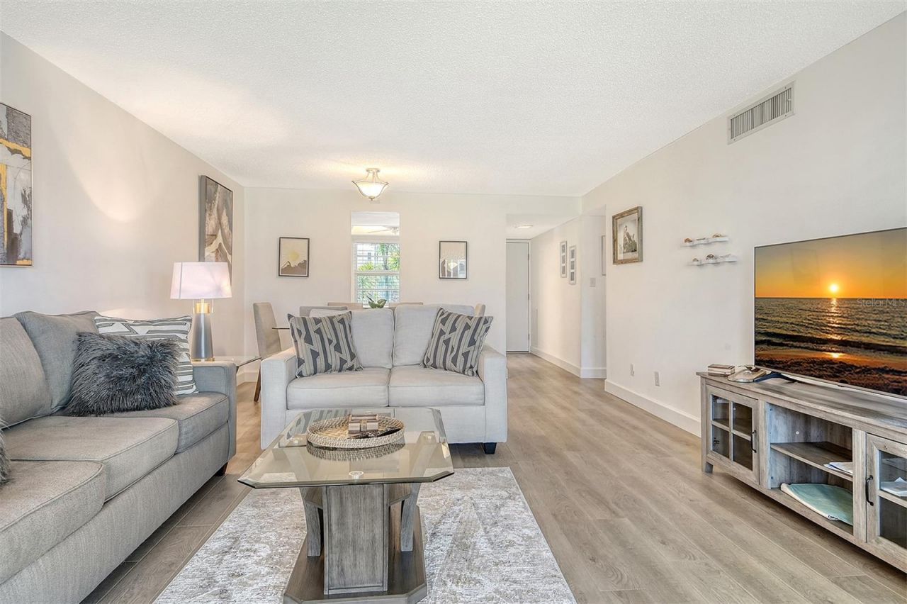 4380 Exeter Drive, Unit 204, Longboat Key, FL 34228 Photo