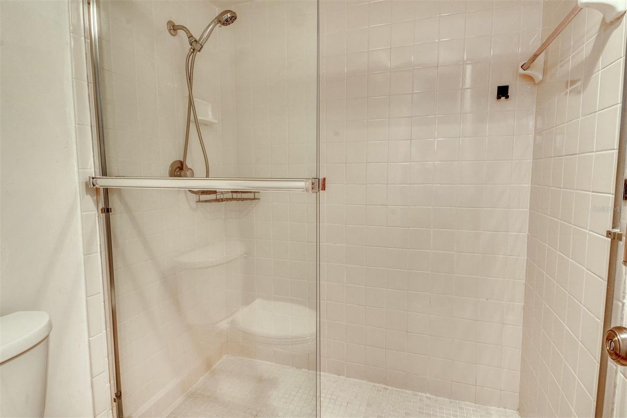 4380 Exeter Drive, Unit 204, Longboat Key, FL 34228 Photo