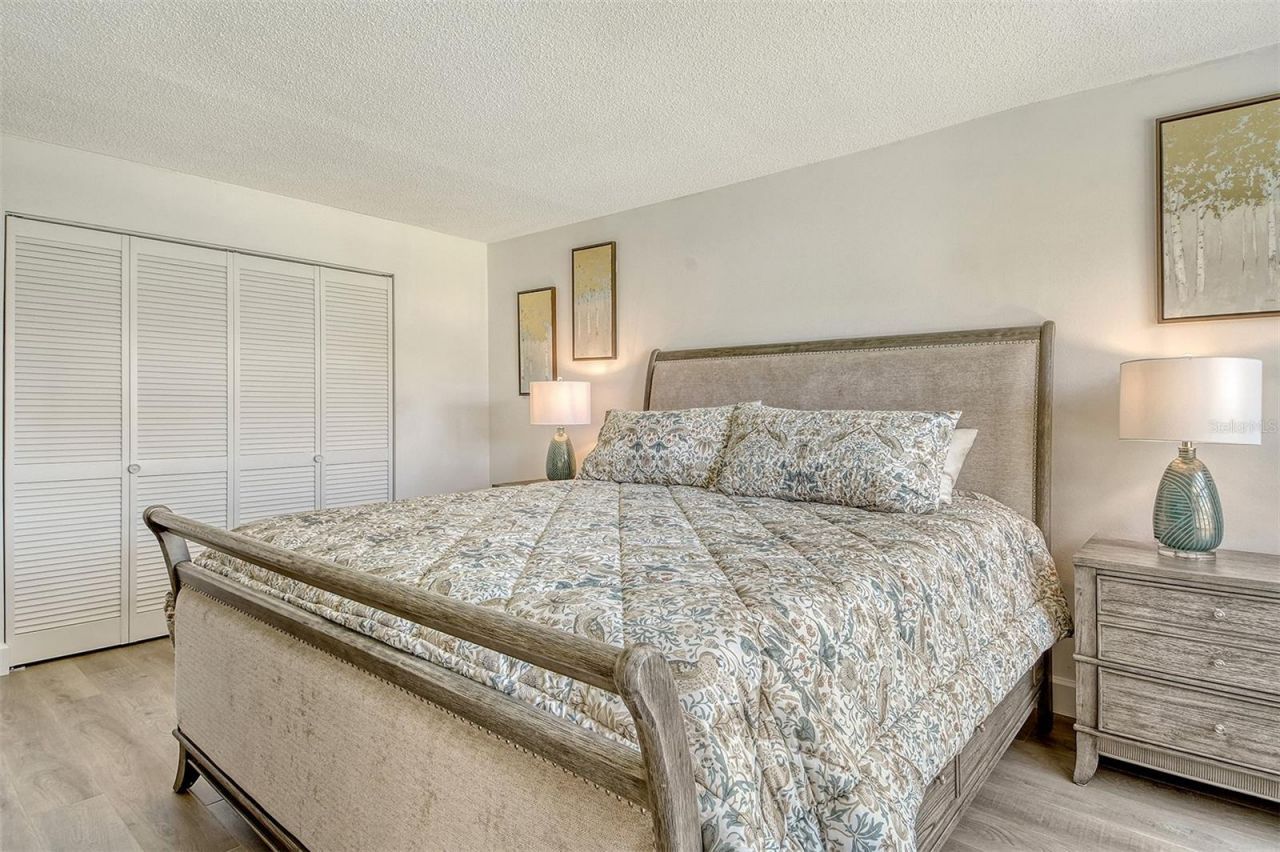 4380 Exeter Drive, Unit 204, Longboat Key, FL 34228 Photo